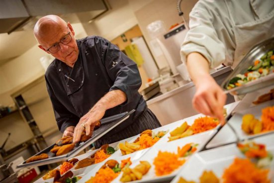 6denní zájezd (denní přejezd) s dopravou, polopenzí a skipasem v ceně – hotel Lory