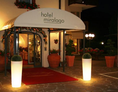 5denní zájezd s dopravou, polopenzí a skipasem v ceně – hotel Miralago