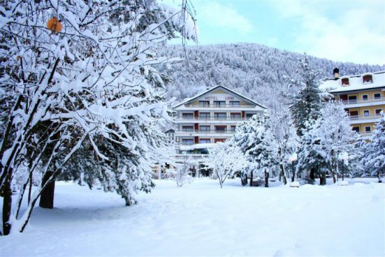 5denní zájezd s dopravou, polopenzí a skipasem v ceně – hotel Urri