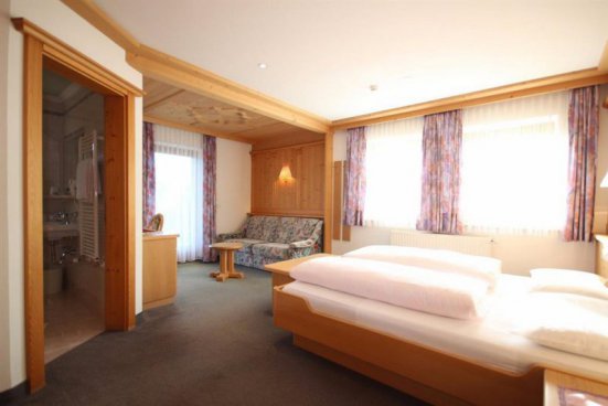 5denní zájezd (denní přejezd) s dopravou, polopenzí a skipasem v ceně – pension Maria