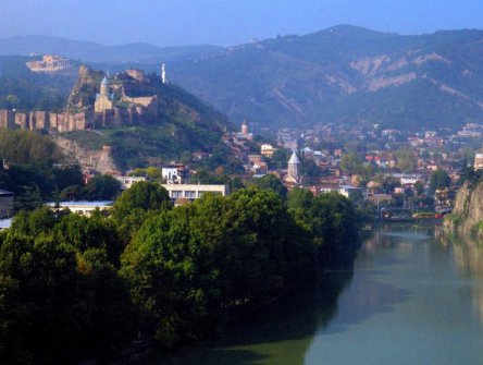 Gruzie s příjemnou turistikou