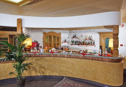 5denní zájezd s dopravou, polopenzí a skipasem v ceně – hotel Sant Anton