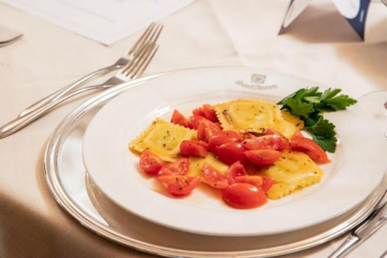 5denní zájezd s dopravou, polopenzí a skipasem v ceně – hotel Sant Anton