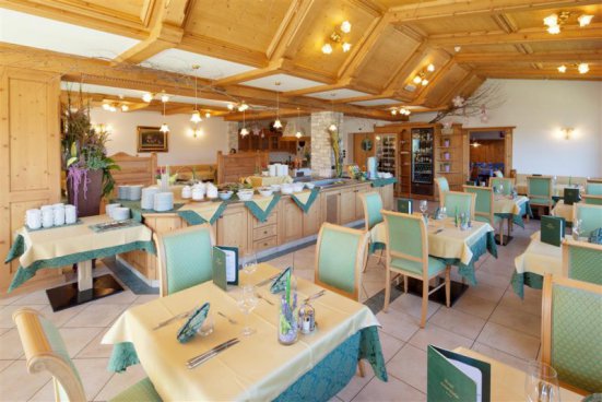 5denní zájezd s dopravou a polopenzí v ceně – hotel Antermoia