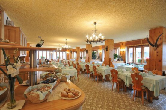 6denní zájezd s dopravou, polopenzí a skipasem v ceně – Parkhotel Valfurva