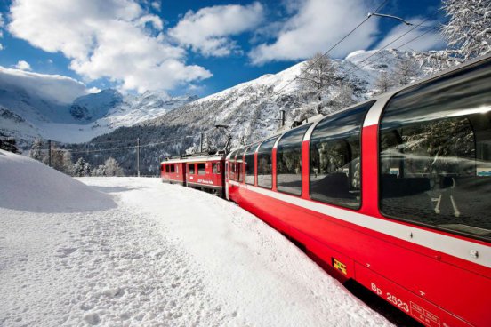 Zimní kolejová pohádka ve Švýcarsku