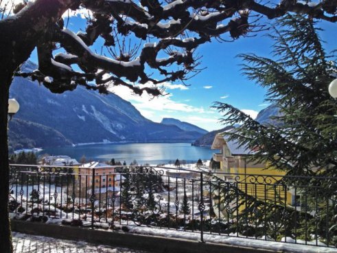 6denní zájezd (denní přejezd) s dopravou, polopenzí a skipasem ceně – hotel Miralago