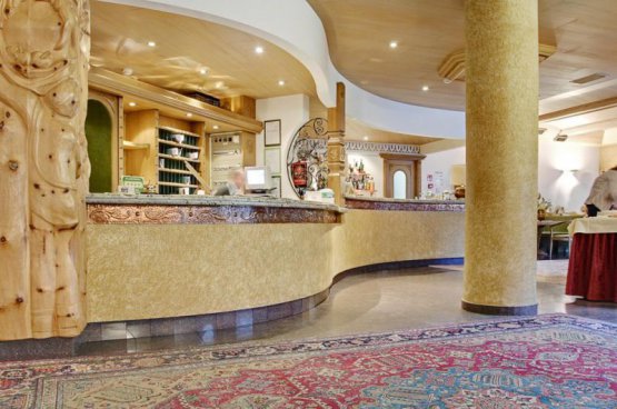 5denní zájezd s dopravou, polopenzí a skipasem v ceně – hotel Sant Anton