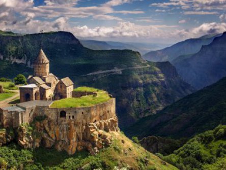 Poznávací zájezd Arménie – kolébka civilizace ve stínu Araratu