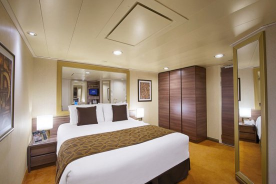 Itálie, Francie, Španělsko, Portugalsko, Antigua a Barbuda, Svatý Martin, USA z Neapole na lodi MSC Divina
