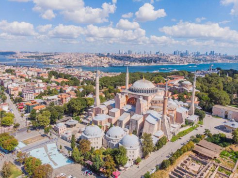 Plavba za krásami Středozemního moře a Orientu - Neapol, Sicílie, Kréta, Mykonos, Istanbul a Atény 