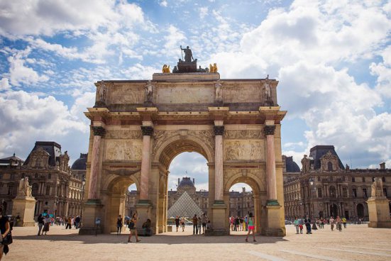 To nejlepší z Paříže + LOUVRE + HŘBITOV PÈRE-LACHAISE (letecky z Prahy)