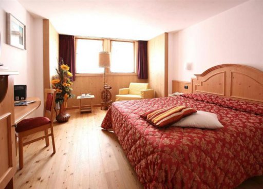 5denní zájezd (denní přejezd) s dopravou, polopenzí a skipasem v ceně – hotel Pedranzini