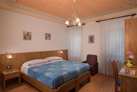 5denní zájezd (denní přejezd) s dopravou, polopenzí a skipasem v ceně – hotel Centrale