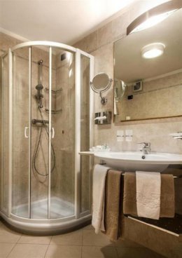 6denní zájezd s dopravou, polopenzí a skipasem v ceně – Hotel Pedranzini