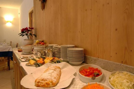 5denní zájezd (denní přejezd) s dopravou, polopenzí a skipasem v ceně – hotel Pedranzini