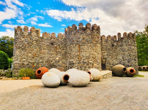 Poznávací zájezd Gruzie -  Přes Kavkaz k Černému moři, odlet z Prahy