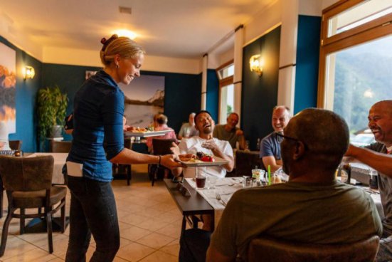 6denní zájezd (denní přejezd) s dopravou, polopenzí a skipasem v ceně – hotel Lory