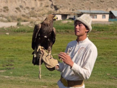 KAZACHSTÁN A KYRGYZSTÁN