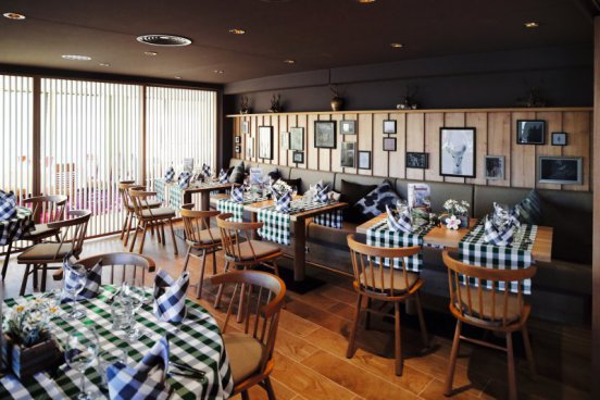 Poznejte krásy Dunaje s českým průvodcem a dopravou