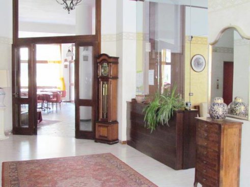 5denní zájezd s dopravou, polopenzí a skipasem v ceně – hotel Urri