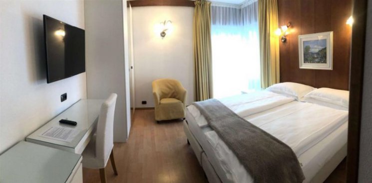 6denní zájezd (denní přejezd) s dopravou, polopenzí a skipasem ceně – hotel Miralago