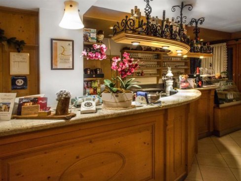 6denní zájezd s dopravou, polopenzí a skipasem v ceně – Hotel Pedranzini