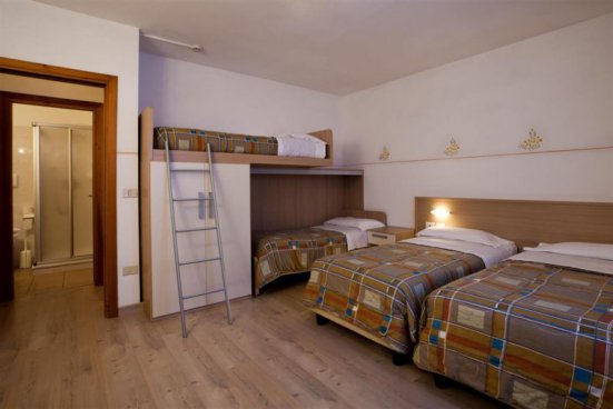 6denní zájezd (denní přejezd) s dopravou, polopenzí a skipasem ceně – hotel Locanda Locatori