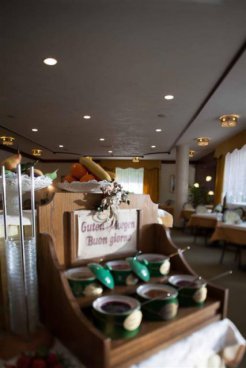 6denní zájezd (denní přejezd) s dopravou, polopenzí a skipasem ceně – hotel Miralago