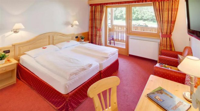 6denní zájezd (denní přejezd) s dopravou a polopenzí ceně – hotel Antermoia