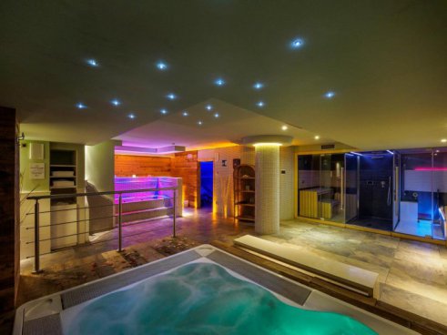 5denní zájezd s dopravou, polopenzí a skipasem v ceně – hotel Sant Anton