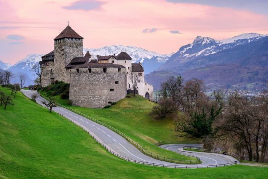 Švýcarsko-německo-francouzské trojmezí + VADUZ + BODAMSKÉ JEZERO 