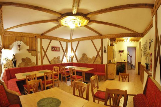 5denní zájezd s dopravou, polopenzí a skipasem v ceně – hotel Piancastello