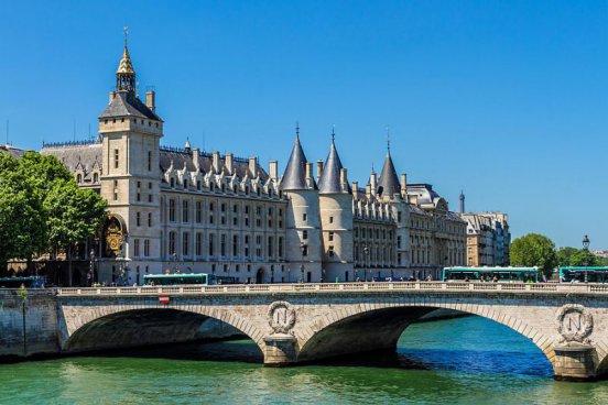 To nejlepší z Paříže + LOUVRE + RENESANČNÍ ZÁMEK CHAMBORD 