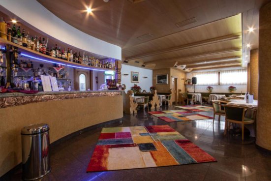 5denní zájezd s dopravou, polopenzí a skipasem v ceně – hotel Sant Anton