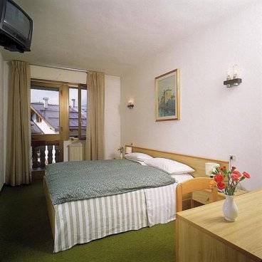 5denní zájezd s dopravou, polopenzí a skipasem v ceně – hotely různé Paganella