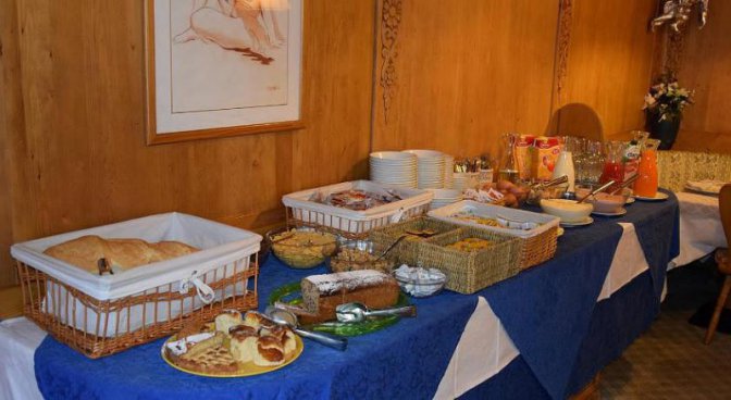 6denní zájezd (denní přejezd) s dopravou, polopenzí a skipasem v ceně – hotel Alpenrose Dolomiti