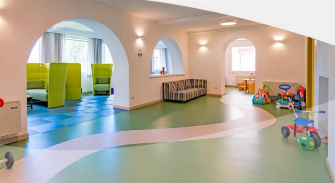 6denní zájezd (denní přejezd) s dopravou, polopenzí a skipasem v ceně – hotel Europa