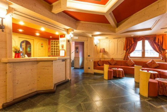 5denní zájezd (denní přejezd) s dopravou, polopenzí a skipasem v ceně – hotel Arisch