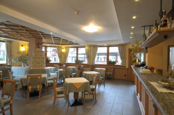 6denní zájezd s dopravou, polopenzí a skipasem v ceně – Parkhotel Valfurva