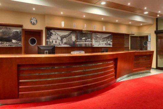 Různé hotely Kranjska Gora - lyžařský balíček na 3 noci, denní přejezd, wellness a polopenze v ceně