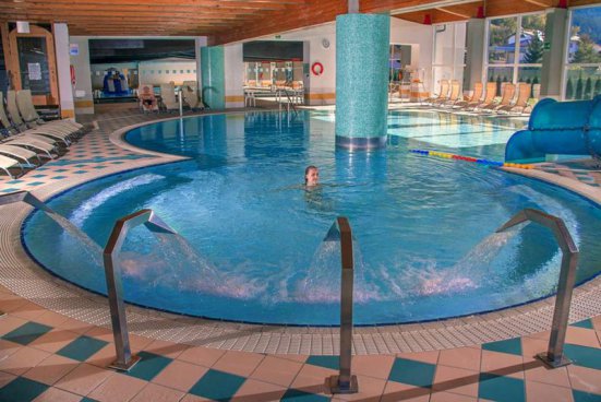 6denní zájezd (denní přejezd) s dopravou, polopenzí a skipasem v ceně – hotely různé Paganella