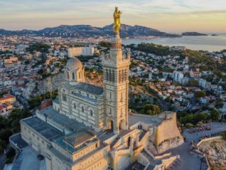 K Azurovému a Amalfi pobřeží na Norwegian Epic, plavba s českým průvodcem, plavba s dopravou