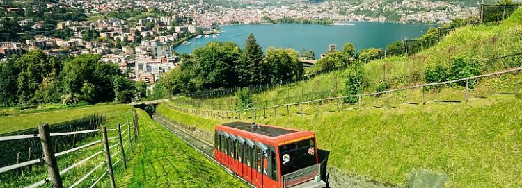 Rozkvetlé jarní Švýcarsko