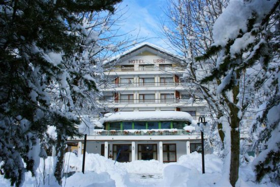 5denní zájezd s dopravou, polopenzí a skipasem v ceně – hotel Urri