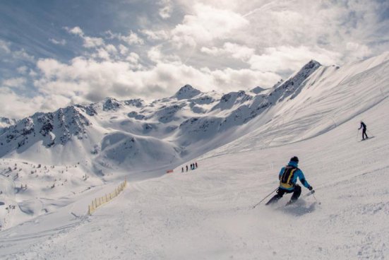 5denní zájezd s dopravou, polopenzí a skipasem v ceně – hotely různé Bormio a okolí