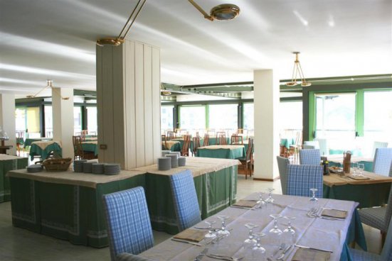 5denní zájezd s dopravou, polopenzí a skipasem v ceně – hotel Urri