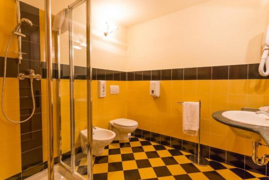 6denní zájezd (denní přejezd) s dopravou, polopenzí a skipasem v ceně – hotel Arisch