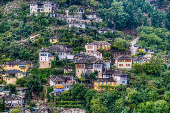 Velký okruh Albánií + STAROBYLÉ MĚSTO GJIROKASTRA + MOŘE 