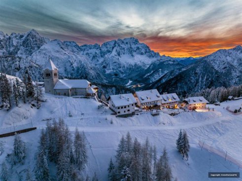 Hotel Creina - lyžařský balíček s denním přejezdem a polopenzí v ceně